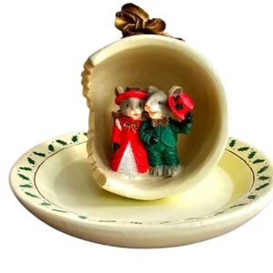 Vintage 1999 DEZINE Holiday Figurine – Adorable Christmas Mice in Bonnet